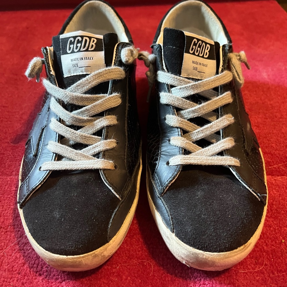 GOLDEN GOOSE Superstar Women’s Size 38, Black w/ Black Star, Barely Worn